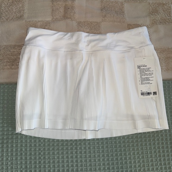 NWT Lululemon Pleat to Street Skirt
Size 10 - Picture 1 of 6